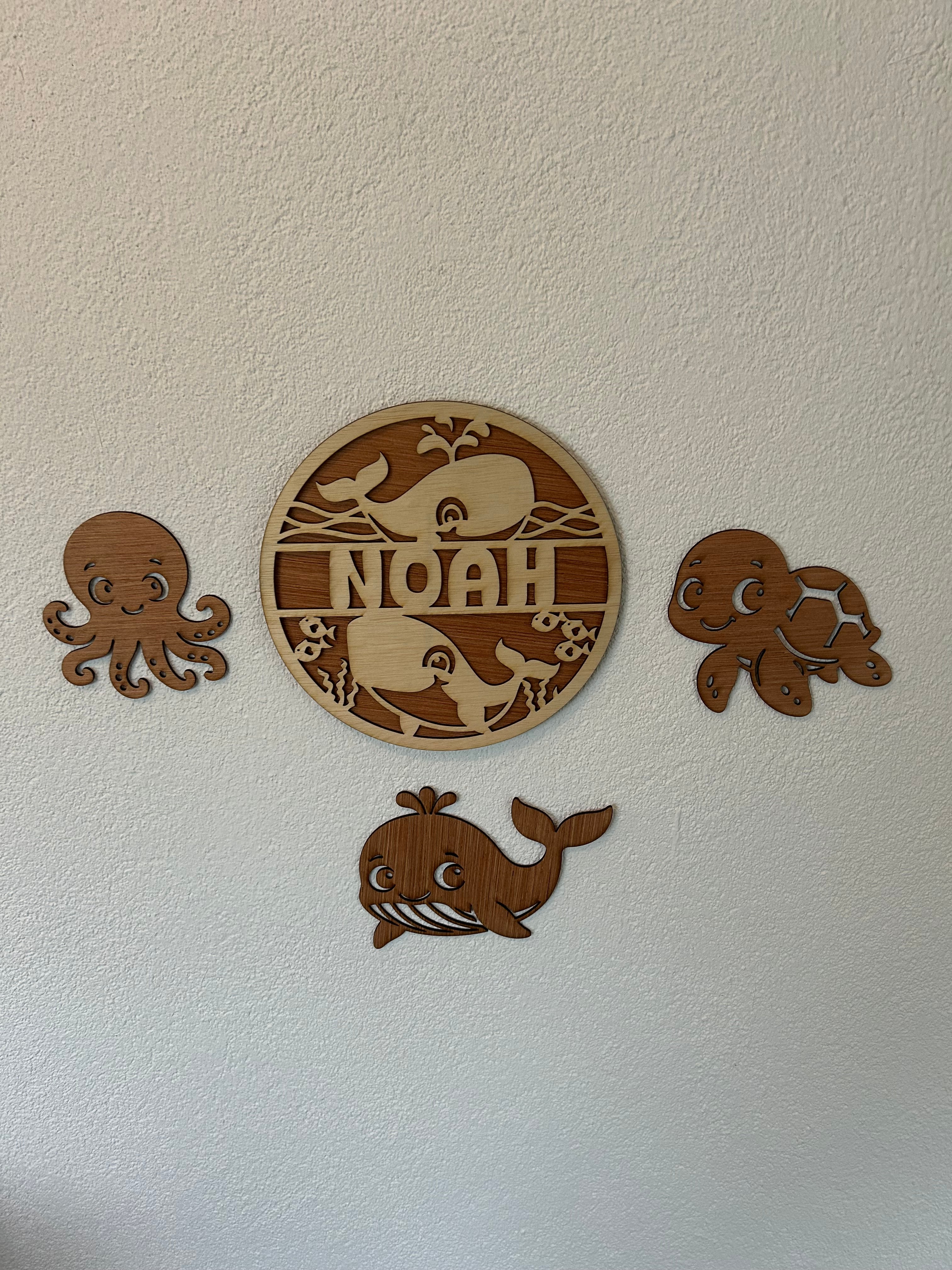Gepersonaliseerd houten naambord set walvissen | Muurdecoratie met oceaanmotief